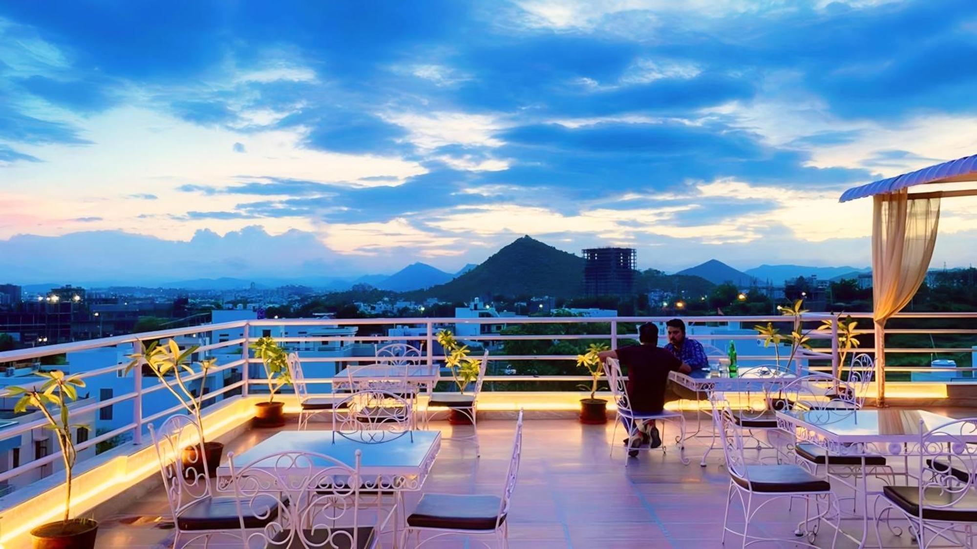 Hotel The Celebration By Amod Best Hotel & Rooftop Udajpur Exteriér fotografie