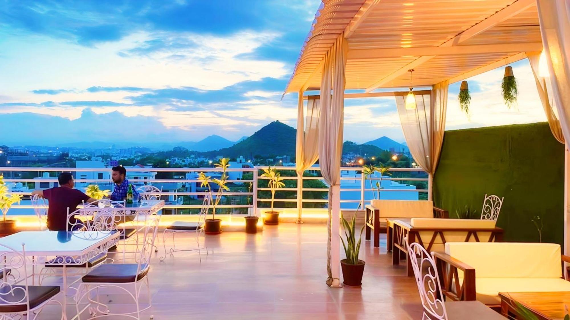 Hotel The Celebration By Amod Best Hotel & Rooftop Udajpur Exteriér fotografie