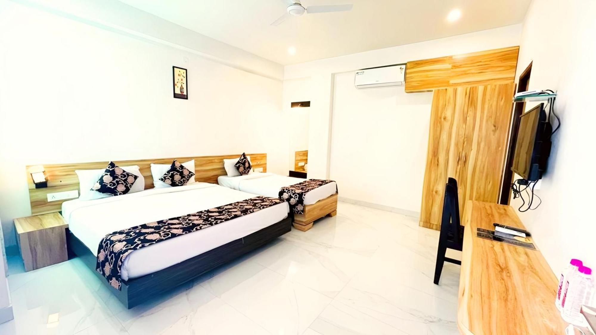Hotel The Celebration By Amod Best Hotel & Rooftop Udajpur Exteriér fotografie