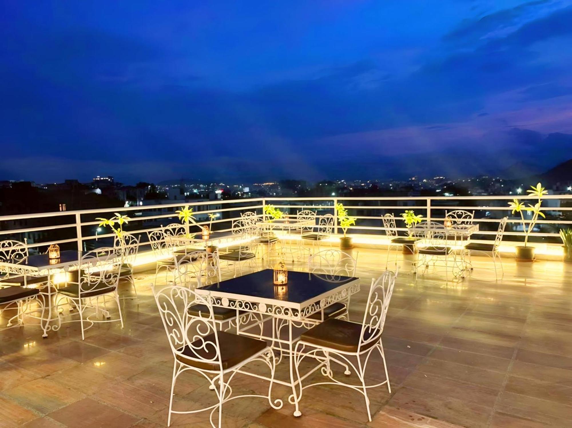 Hotel The Celebration By Amod Best Hotel & Rooftop Udajpur Exteriér fotografie